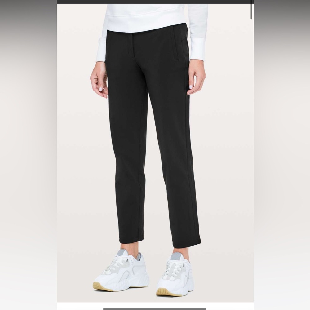 EUC Lululemon on the move black pants SZ 8